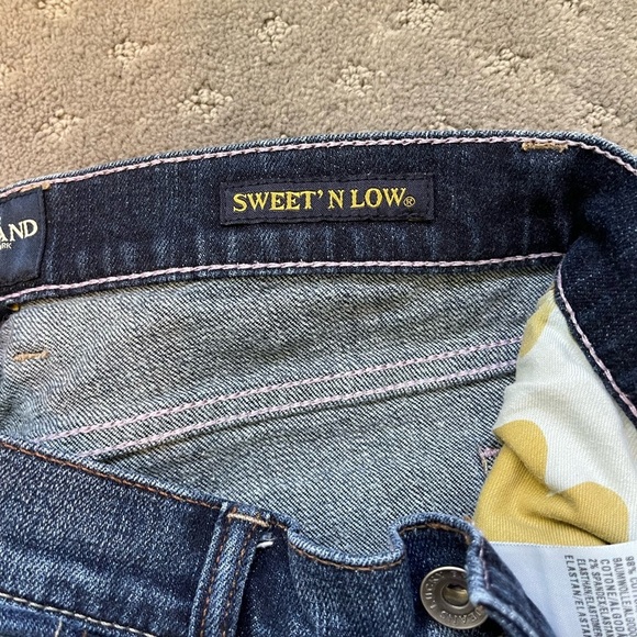 Lucky Brand Sweet n Low Boot Cut Jeans Dark Wash Size 27 - Picture 3 of 5